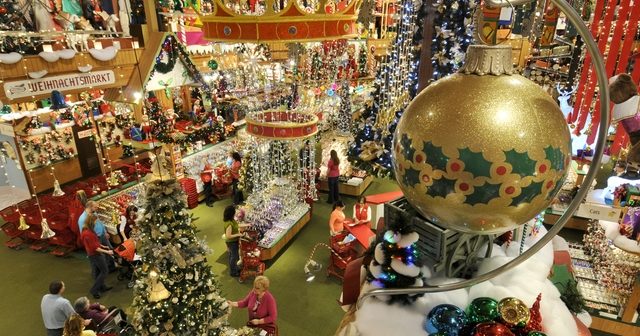 Frankenmuth, Bronner's CHRISTmas 